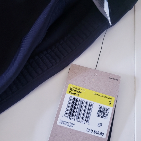 Nike NWTWomen's Dri-FIT Swoosh MED Support  Sports Bra(Black/White) - S - Picture 7 of 11